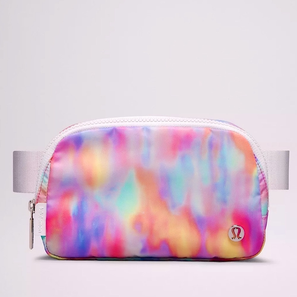 💖 NWT Lululemon RARE Everywhere Belt Bag Prism Wash Vapor 1L